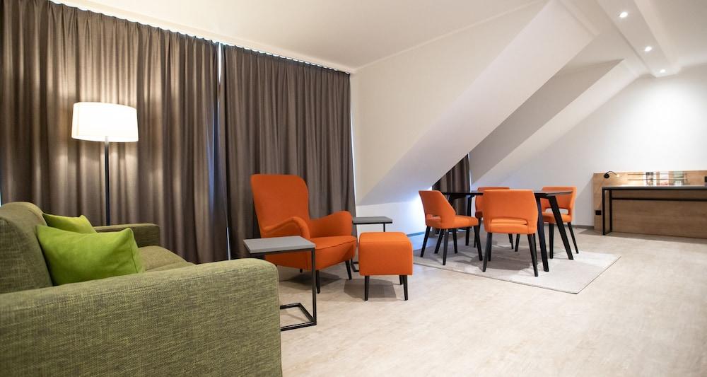 Western Polisina 4*