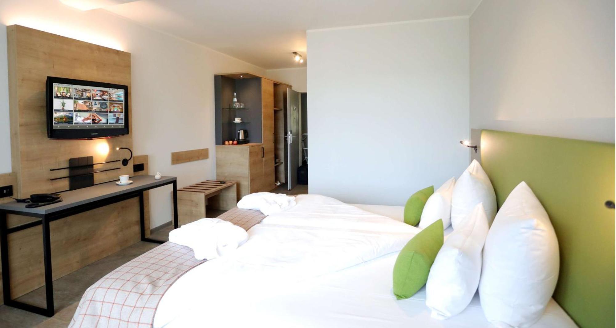 Western Polisina Hotel 4*