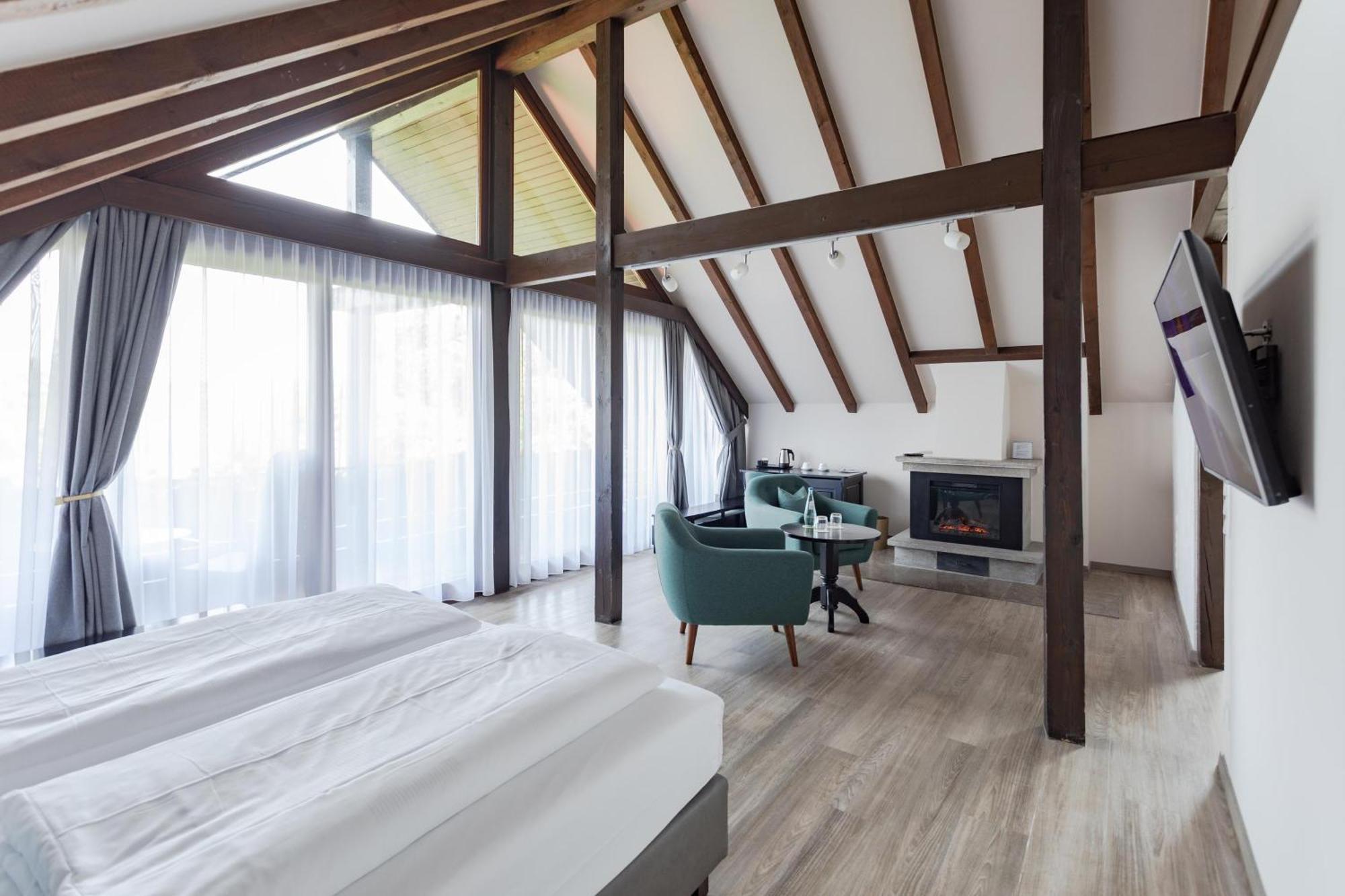Western Polisina Hotel 4*